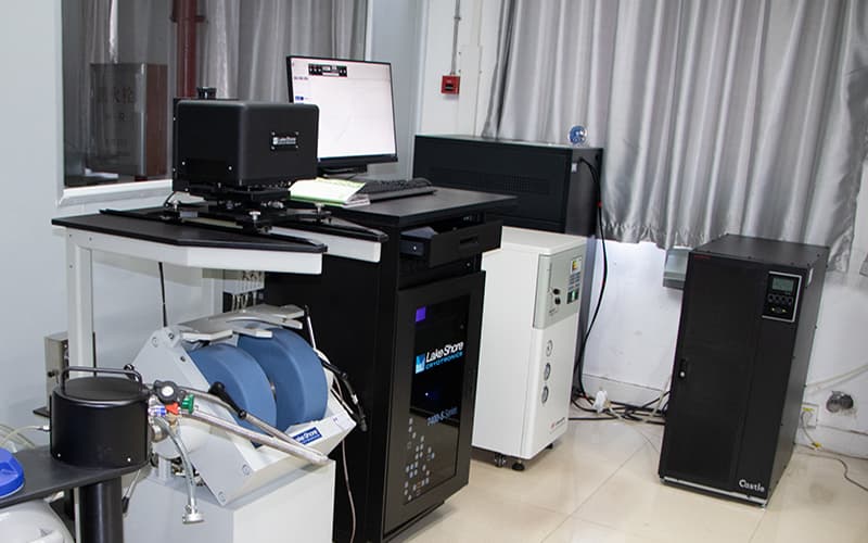 Vibrating Sample Magnetometer (VSM) — Newlife facility photo